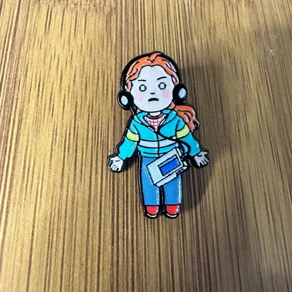 Stranger Things Enamel Pin - Max (elevated) - Picture 1 of 2